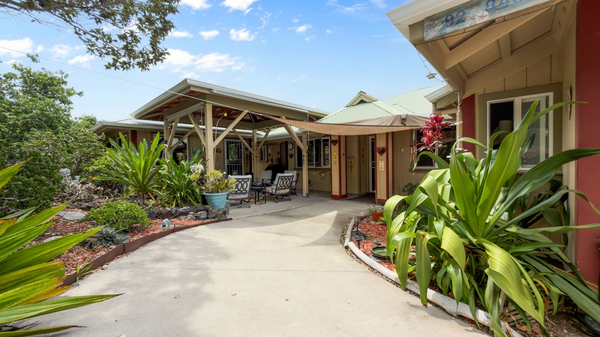 2006 home on a one-acre corner lot in Hawaiian Ocean View Estates